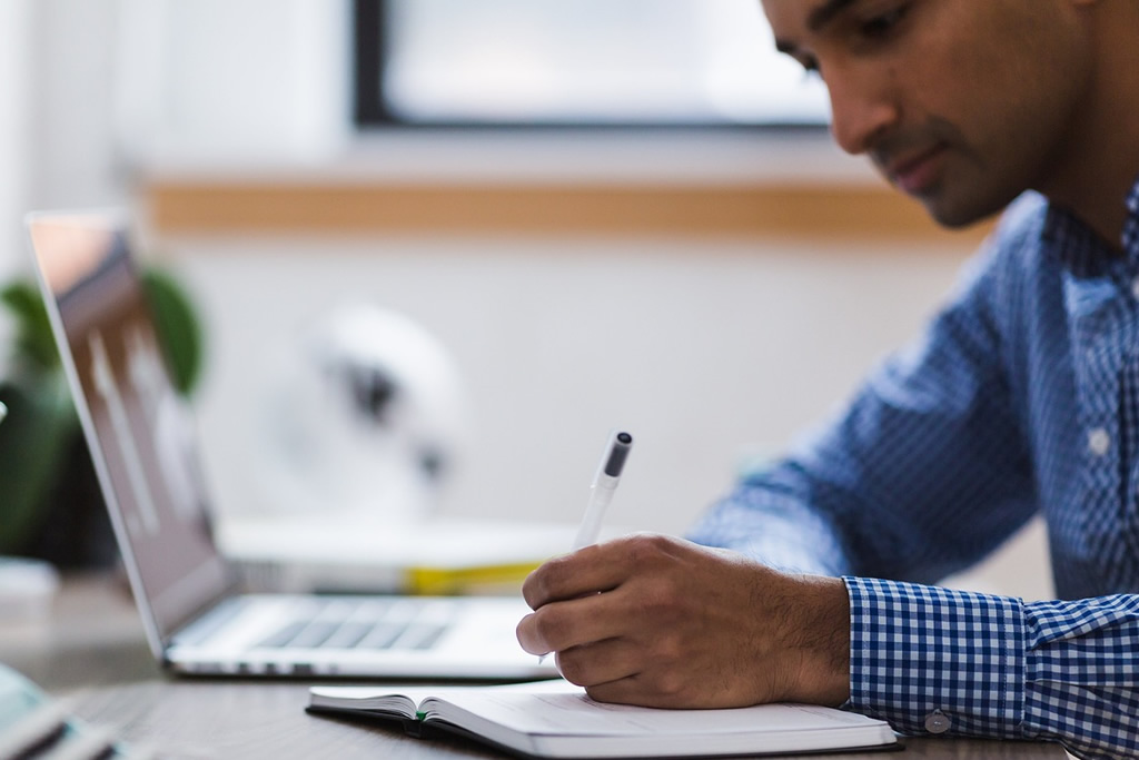 Estude online no Simulado Solidário